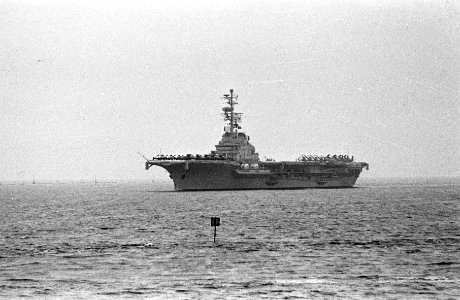 Frans smaldeel in Rotterdam, Vliegdekschip, Bestanddeelnr 913-9572