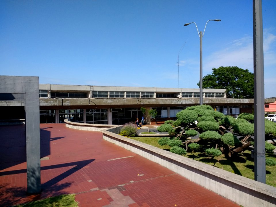 Fray Bentos bus terminal - exterior