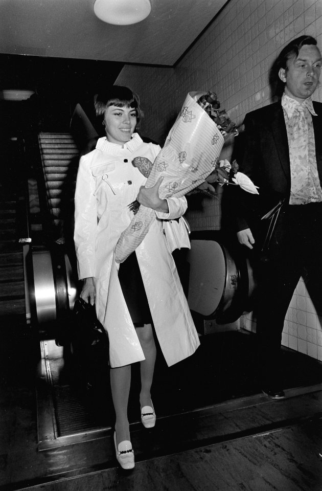 Franse zangeres Mireille Mathieu komt aan, Bestanddeelnr 923-6353