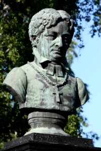 Franzen Statue Oulu 20110617