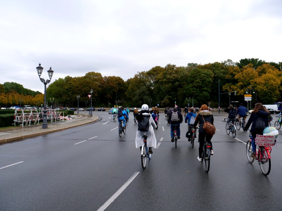 FridaysForFuture protest Berlin 11-10-2019 bicycle tour Westkreuz - Inavlidenpark 12