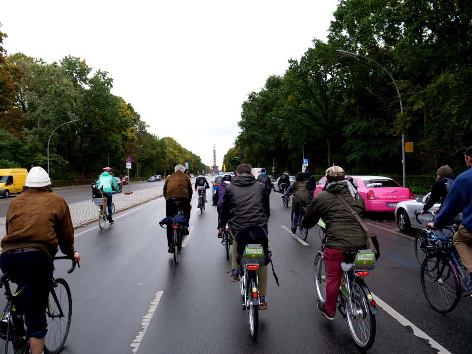 FridaysForFuture protest Berlin 11-10-2019 bicycle tour Westkreuz - Inavlidenpark 10