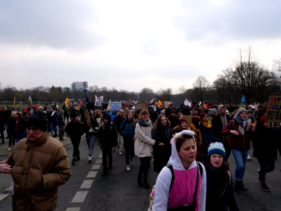 FridaysForFuture Demonstration 25-01-2019 Berlin at the Kanzleramt 08