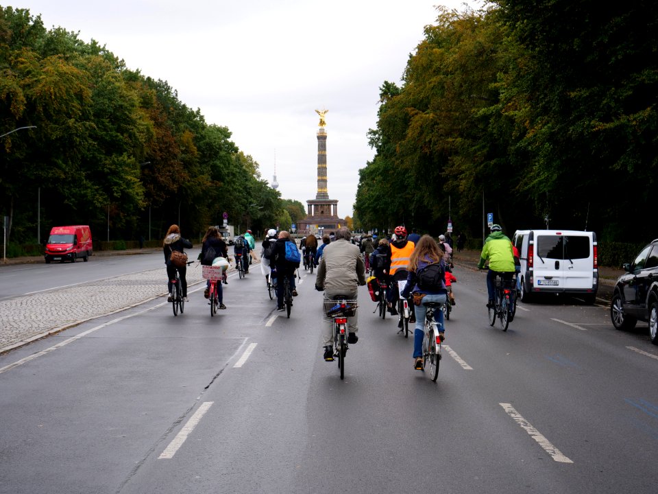 FridaysForFuture protest Berlin 11-10-2019 bicycle tour Westkreuz - Inavlidenpark 11