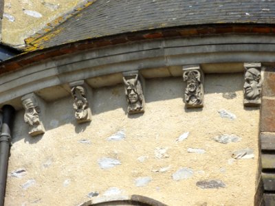 Fresnay-sur-Sarthe, église Notre-Dame, quelques modillons