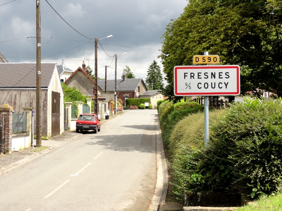 Fresnes-sous-Coucy (Aisne) city limit sign