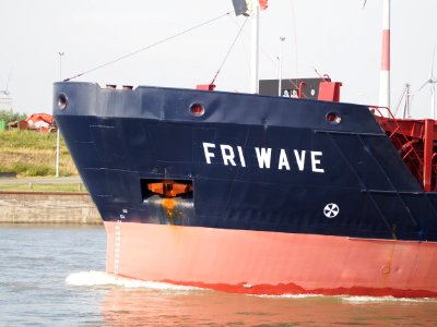 FRI WAVE - IMO 8915627 - Callsign PJPA, Zandvlietsluis pic3