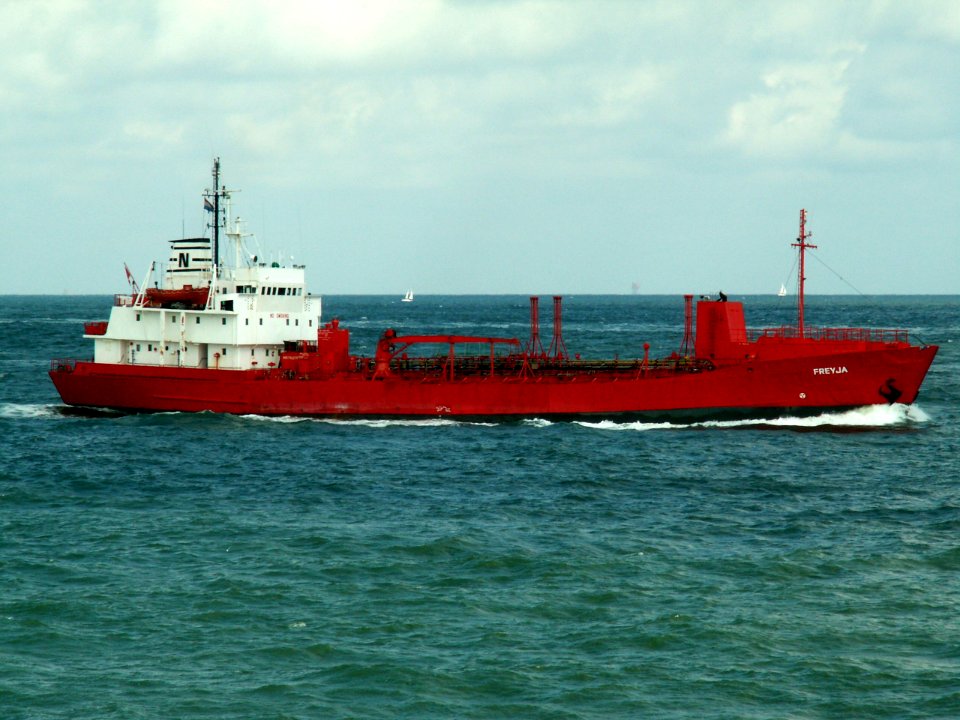 Freyja IMO 7392610 06Aug05 NW side approaching Port of Rotterdam, Holland 06-Aug-2005