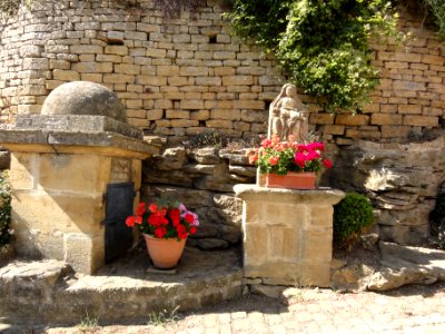 Fresnois-la-Montagne (Meurthe-et-M.) puits et piéta