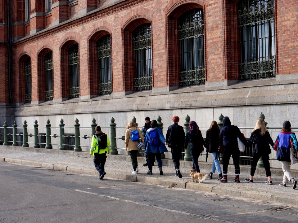 FridaysForFuture protest Berlin 11-10-2019 human chain at Rotes Rathaus 03