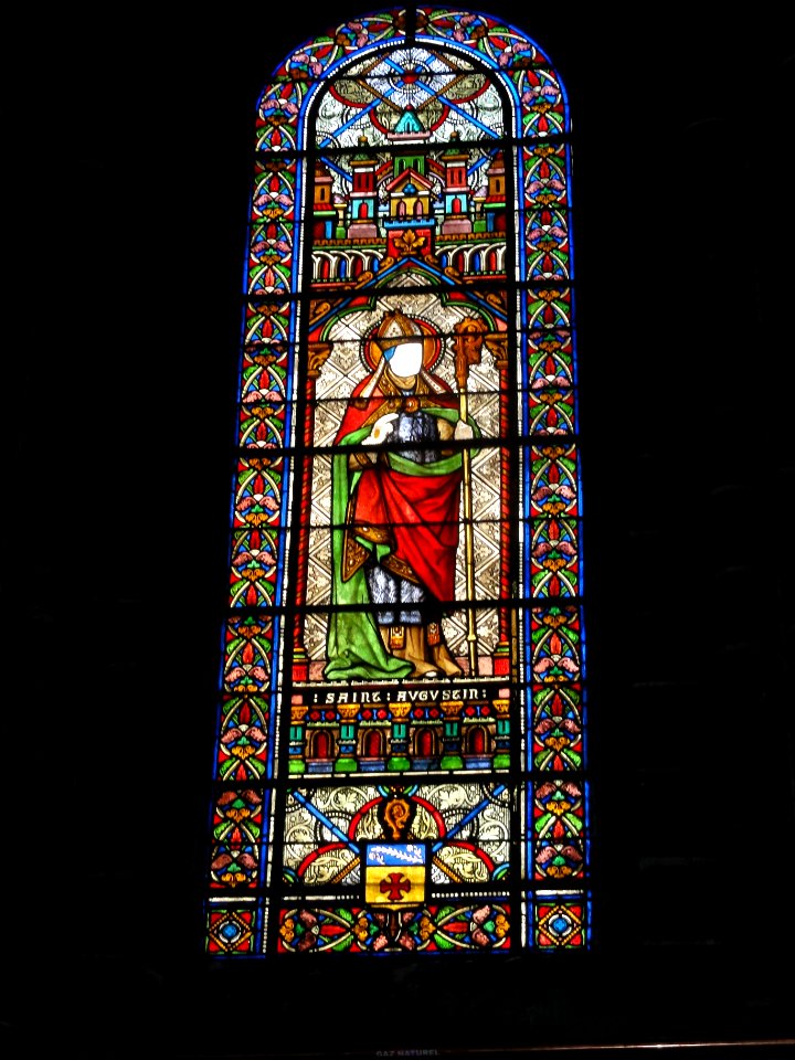 Fresnay-sur-Sarthe, église Notre-Dame, vitrail (01)