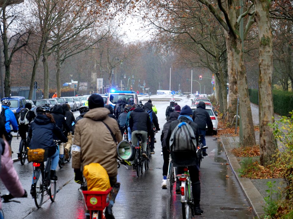 FridaysForFuture protest Berlin 06-12-2019 bicycle demonstration 16