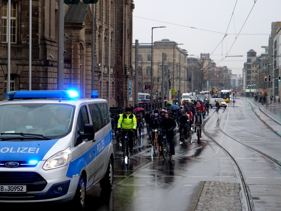 FridaysForFuture protest Berlin 06-12-2019 bicycle demonstration 04