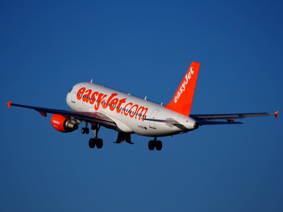 G-EZIK easyJet Airbus A319-111 takeoff from Schiphol (AMS - EHAM), The Netherlands, 11june2014, pic-4