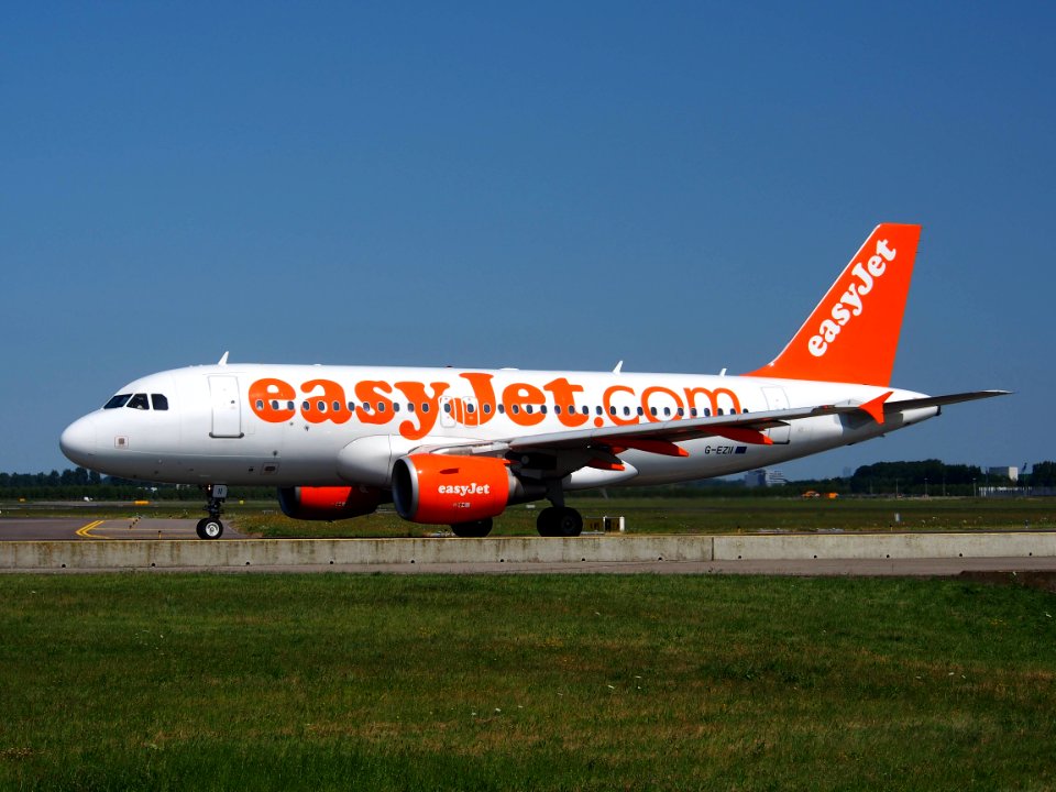 G-EZII easyJet Airbus A319-111 - cn 2471 pic4