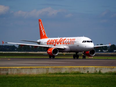 G-EZTX easyJet Airbus A320-214 taxiing at Schiphol (AMS - EHAM), The Netherlands, 18may2014, pic-2