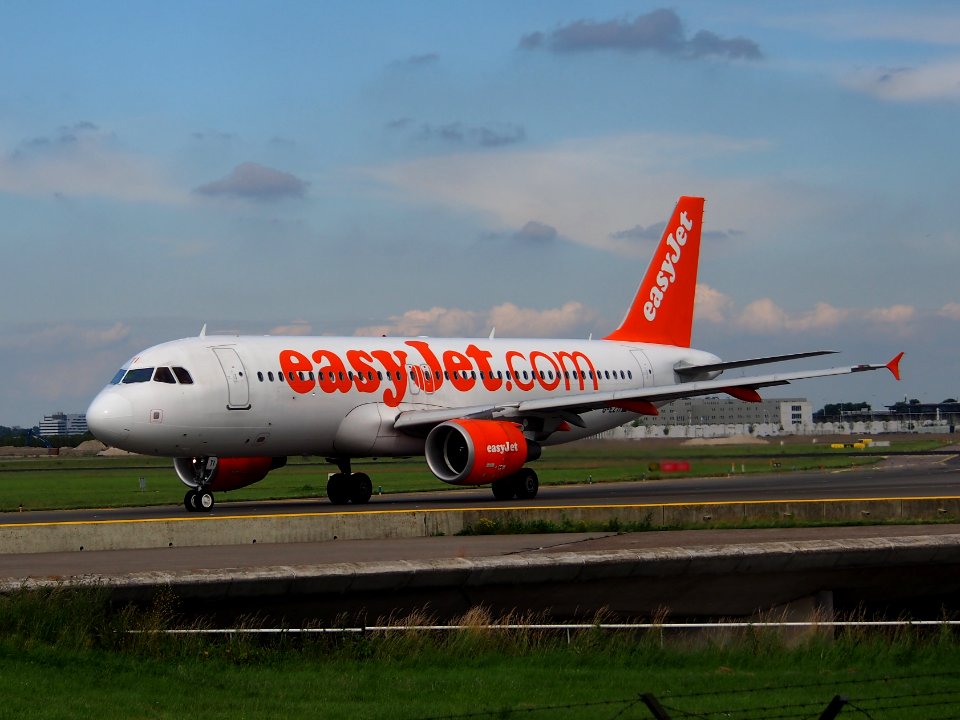 G-EZTI Airbus A320-214 easyJet taxiing at Schiphol (AMS - EHAM), The Netherlands, 18may2014, pic-1