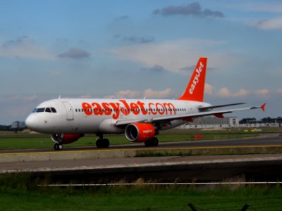 G-EZTI Airbus A320-214 easyJet taxiing at Schiphol (AMS - EHAM), The Netherlands, 18may2014, pic-1 photo