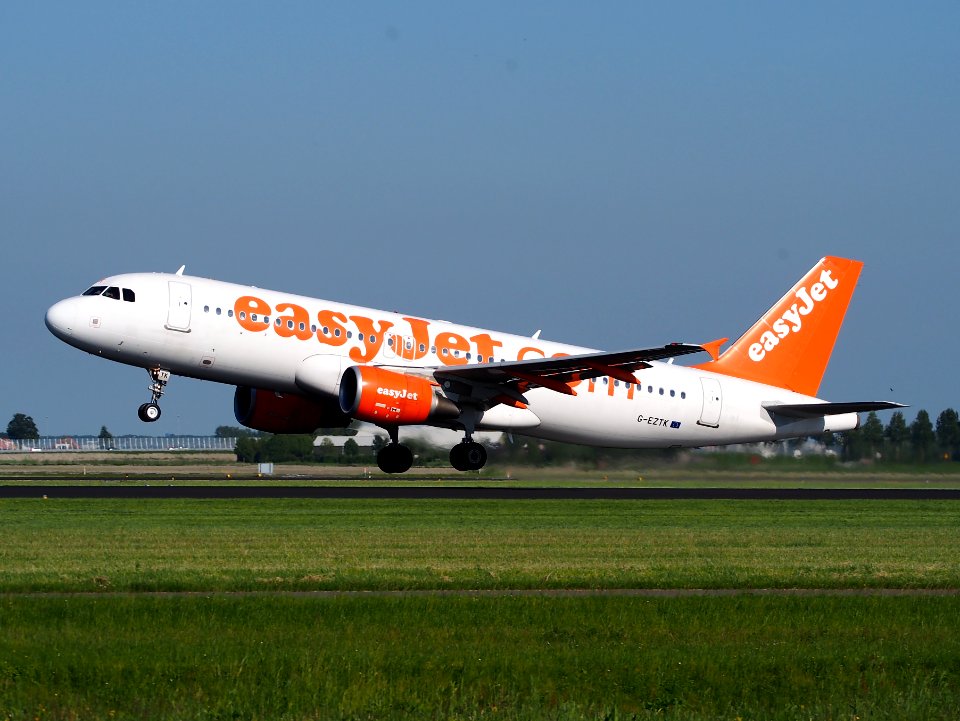 G-EZTK easyJet Airbus A320-214 - cn 3991 takeoff from Schiphol (AMS - EHAM), The Netherlands, 16may2014, pic-1