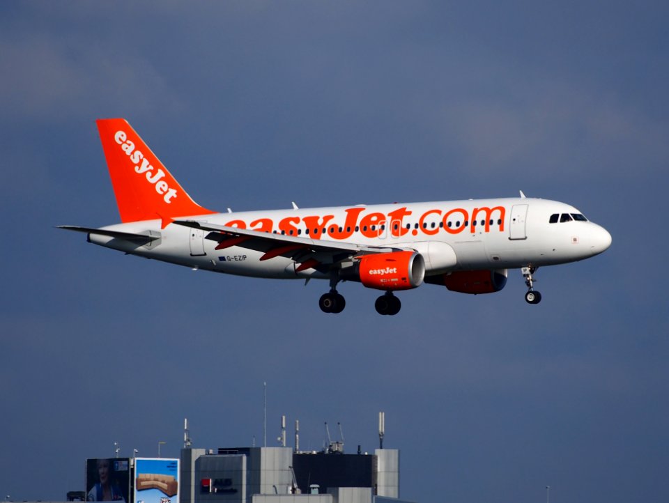 G-EZIP landing at Schiphol (AMS - EHAM), The Netherlands, pic1