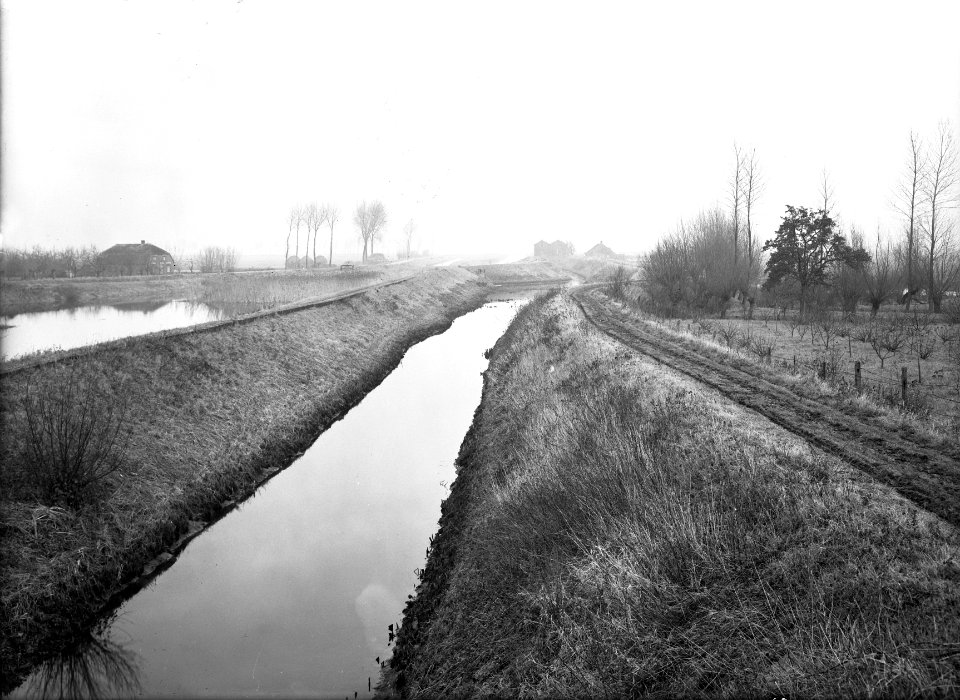 Gezicht vanaf maasbommelse sluis, Bestanddeelnr 159-0855