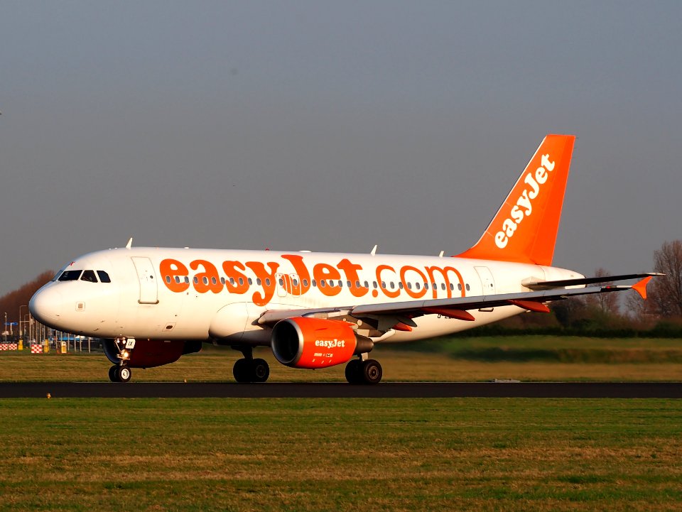 G-EZIX easyJet Airbus A319-111, cn 2605 at Schiphol (AMS - EHAM), Netherlands, pic1