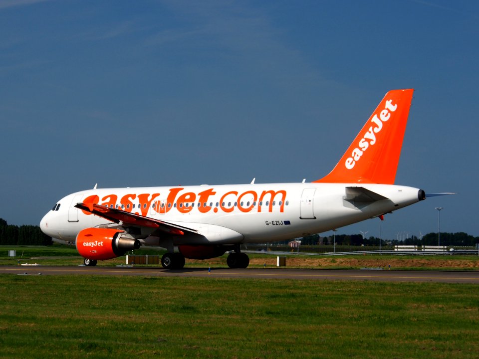 G-EZIJ easyJet Airbus A319-111 pic3