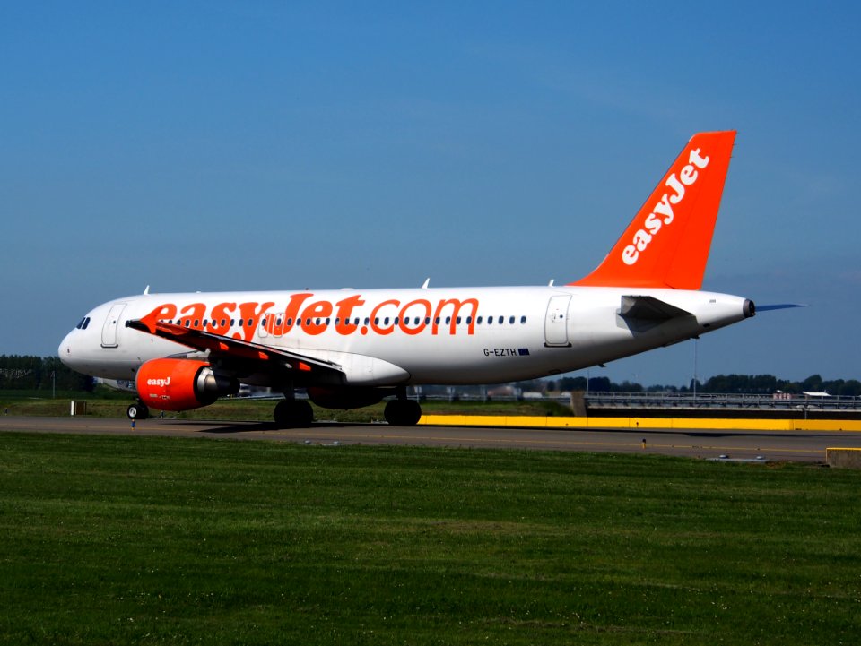 G-EZTH easyJet Airbus A320-214 - cn 3953 at Schiphol (AMS - EHAM), The Netherlands, 16may2014, pic-3