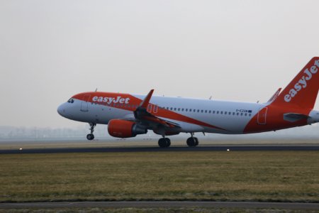G-EZOM EHAM 2