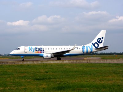 G-FBJI Flybe Embraer ERJ-175STD (ERJ-170-200) - cn 17000355 taxiing 14july2013 pic-002