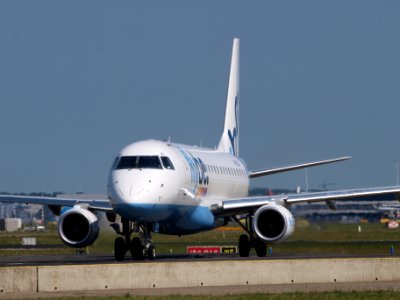 G-FBJG Flybe Embraer ERJ-175STD (ERJ-170-200) - cn 17000344, taxiing 21july2013 pic-002