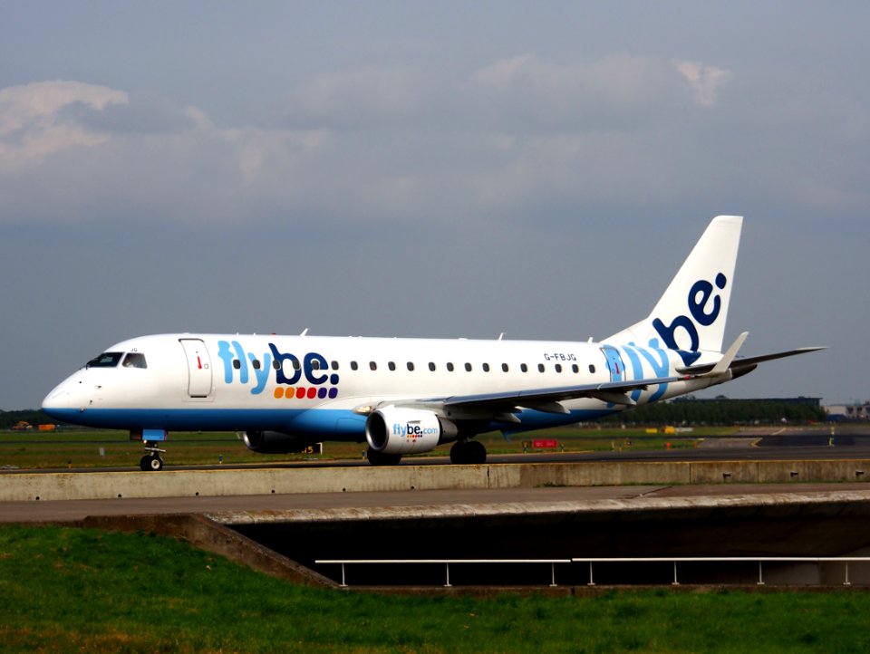 G-FBJG Flybe Embraer ERJ-175STD (ERJ-170-200) - cn 17000344 taxiing 14july2013 pic-001