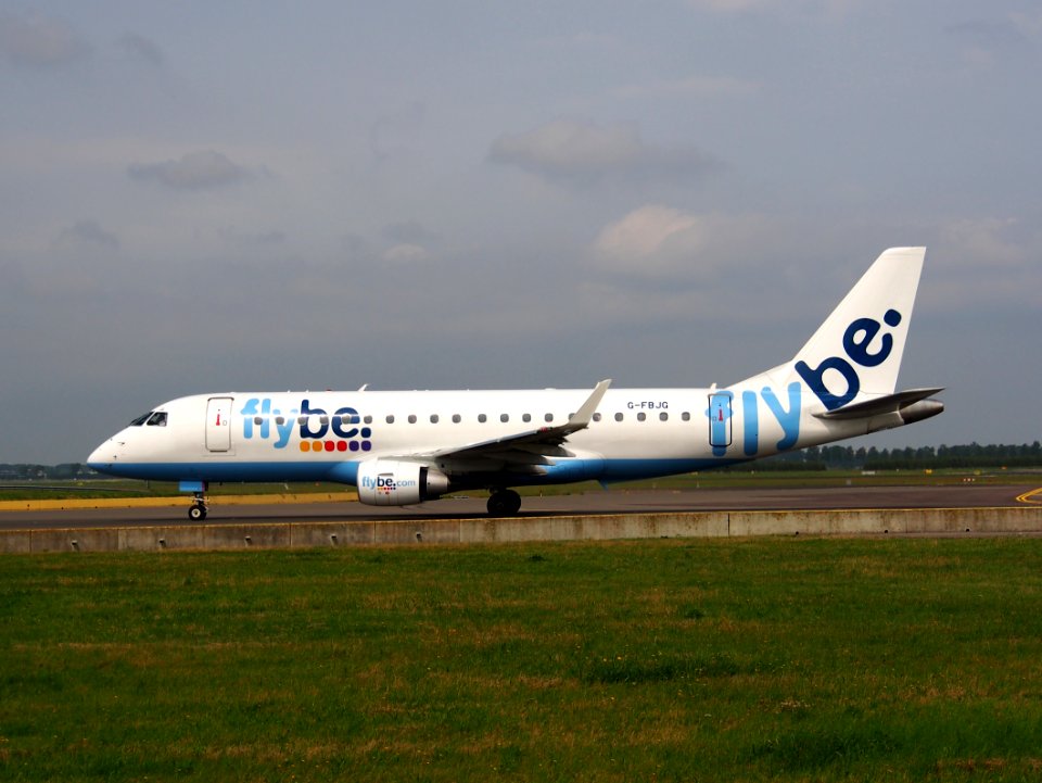 G-FBJG Flybe Embraer ERJ-175STD (ERJ-170-200) - cn 17000344 taxiing 14july2013 pic-002