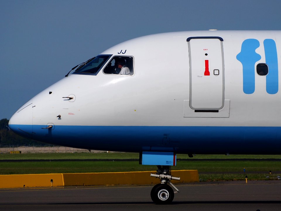 G-FBJJ Flybe Embraer ERJ-175STD (ERJ-170-200) - cn 17000358, taxiing at Schiphol (AMS - EHAM), The Netherlands, 18may2014, pic-3