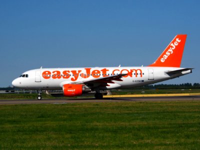 G-EZSM easyJet Airbus A319-111 - cn 2062 pic2