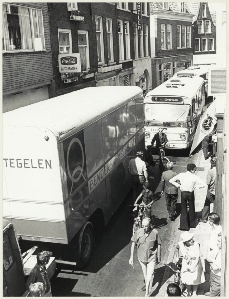 Gierstraat bij de Korte Gierstraat, ziende naar het noorden. NL-HlmNHA 54011718