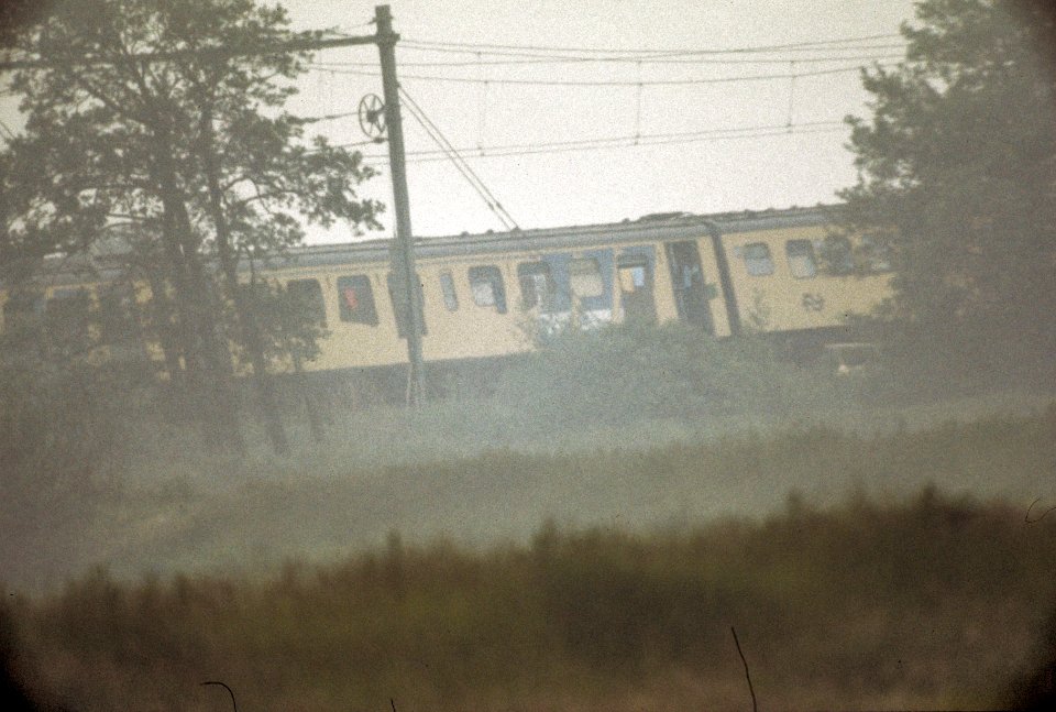 Gijzeling trein en school in de Punt , Bovensmilde trein met Zuid Molukse vlag , Bestanddeelnr 254-9950