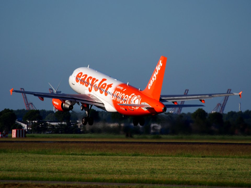 G-EZIO easyJet Airbus A319-111 takeoff from Schiphol (AMS - EHAM), The Netherlands, 11june2014, pic-4