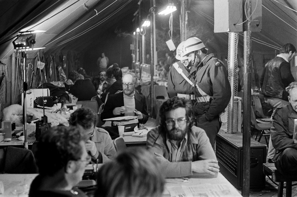 Gijzeling in trein bij Wijster door Zuid-Molukkers tent voor pers, Bestanddeelnr 928-3178