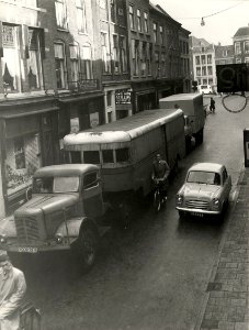 Gierstraat 12-2. Aangekocht in 1977 van fotograaf C. de Boer. Identificatienummer 54-004360, NL-HlmNHA 54004360