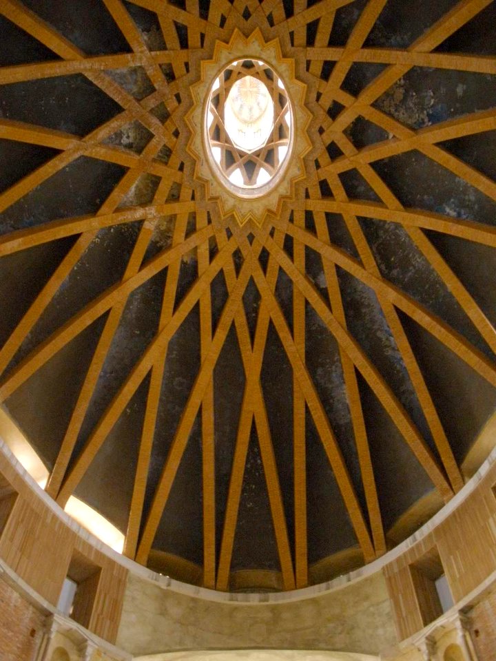 Gijón - Iglesia de la Laboral Ciudad de la Cultura (ex Universidad Laboral), cúpula 04