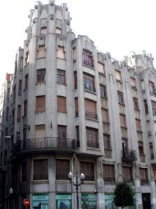 Gijón - Edificio de estilo art decó en la calle Marqués de San Esteban, 27 (2)