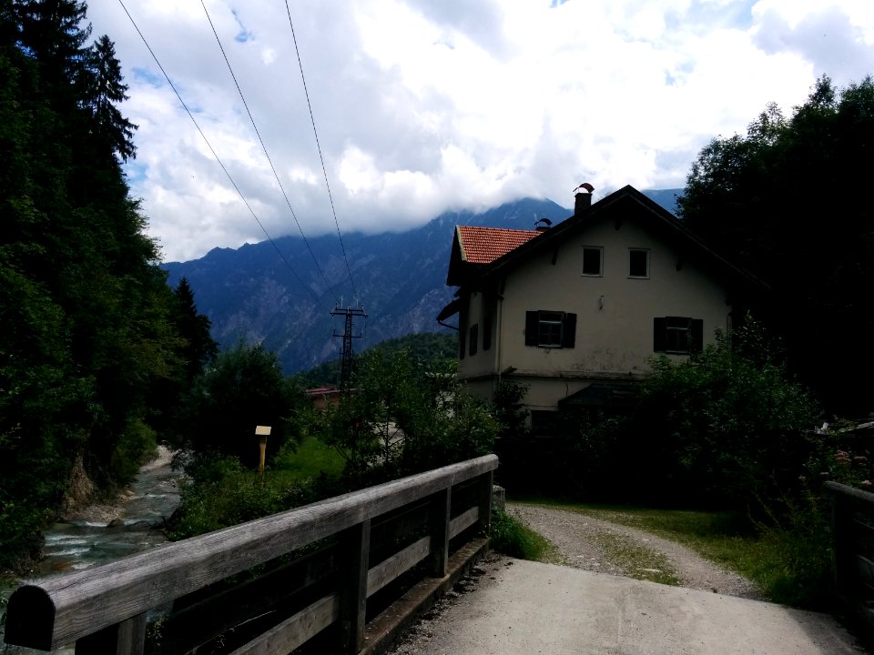 Giessenbach (Loisach) mit Kraftwerk