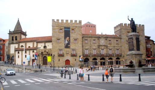 Gijón - Centro Cultural Cajastur (Palacio Revillagigedo y Colegiata de San Juan Bautista)