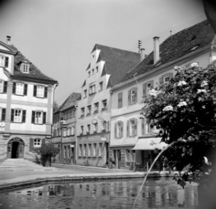 Gezicht op het marktplein over de Milchlingbrunnen, Bestanddeelnr 254-3168