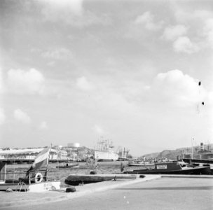 Gezicht op de Sint Annabaai in Willemstad op Curaçao, Bestanddeelnr 252-7197
