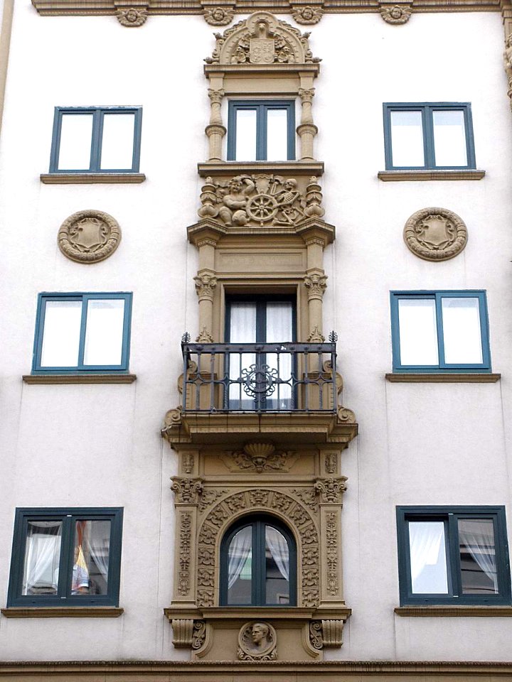 Gijón - Edificio en la calle Marqués de San Esteban, 23