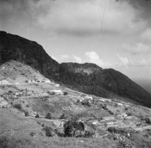 Gezicht op het dorp Windwardside op Saba, Bestanddeelnr 252-8247