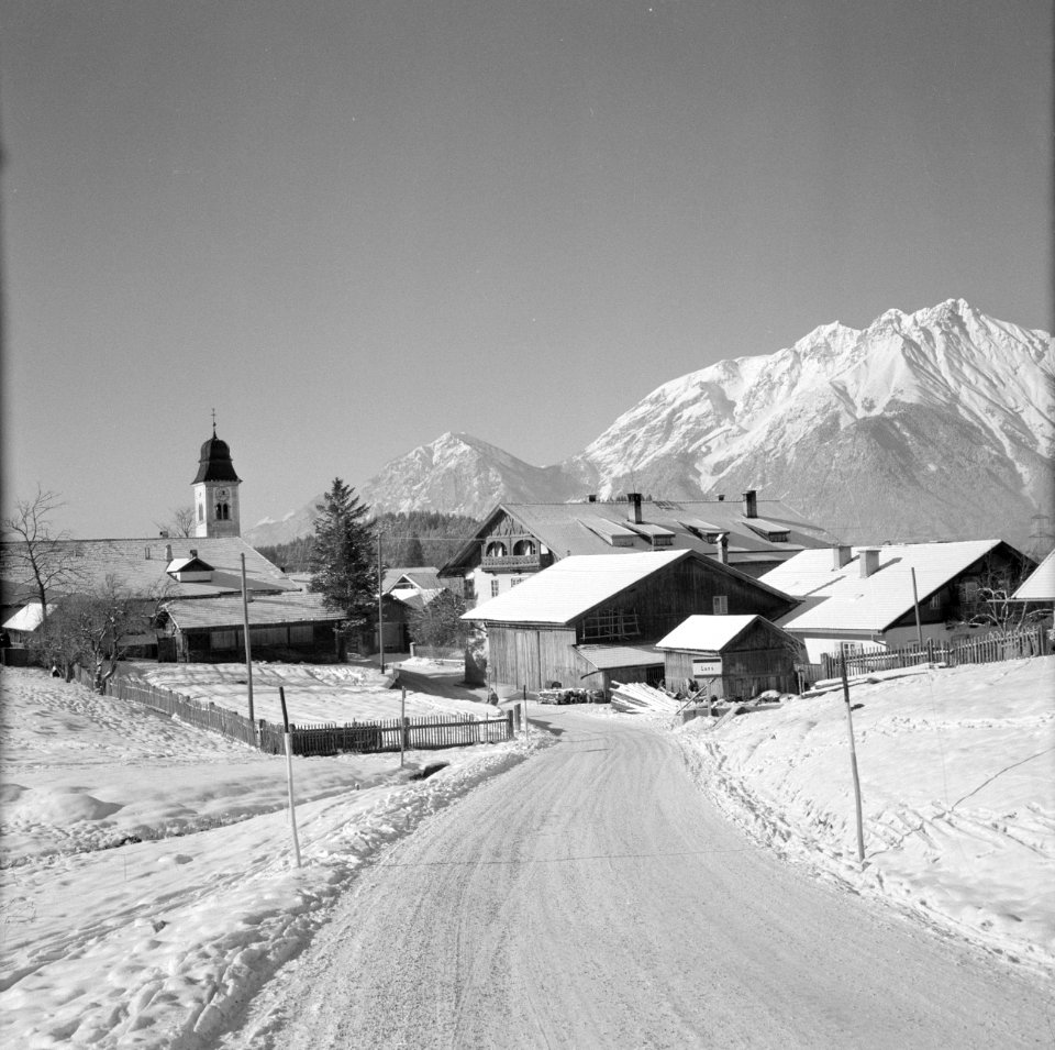 Gezicht op Lans in de sneeuw, Bestanddeelnr 254-4297