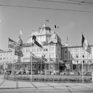 Gezicht op het Kurhaus in Scheveningen vanaf het Gevers Deynootplein, Bestanddeelnr 254-4009
